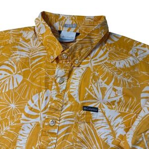Columbia Mens Regular Fit Tropical Leaf Button Down Shirt Yellow AM0094 Large